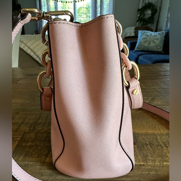 Michael Kors Cynthia Ballet Pink Leather Crossbody Bag - Picture 3 of 8